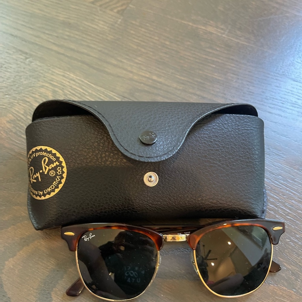 Ray Ban Clubmaster tortoise